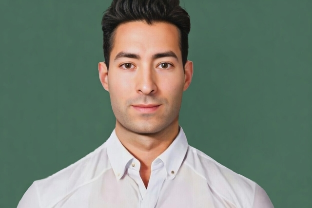 Docteur Niall Aye-Maung, MBBS MA (Cantab) MSc MRCGP OBE — Médecin généraliste, spécialiste en santé sexuelle masculine | Kano.care