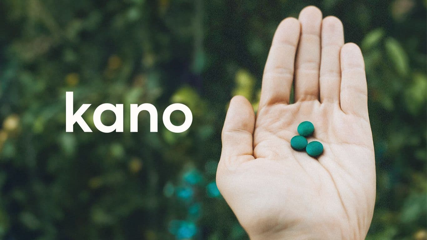 Viagra or Cialis: Fast and discreet prescription on Kano.care Viagra® and Cialis® are two of the most popular medications for treating erectile dysfunction (ED), a common disorder in men of all ages. These drugs belong to the same class, that of type 5 phosphodiesterase inhibitors (PDE5), which work by increasing blood flow to the penis during sexual stimulation. Although they share this basic mechanism, Viagra® and Cialis® have distinct characteristics that may influence your choice based on your needs. Viagra®, whose active ingredient is sildenafil, was the first drug on the market to treat ED. It is taken about 30 to 60 minutes before sexual activity, with an effect that lasts between 4 to 6 hours. It is particularly recommended for men who are looking for a short-term solution or who prefer to take medication on an as-needed basis. However, its relatively short duration of action may limit the spontaneity of sexual encounters. Cialis®, on the other hand, contains tadalafil, and is distinguished by its prolonged duration of action, which can reach up to 36 hours. This long-lasting effect has earned it the nickname 'the weekend pill'. Cialis® thus offers greater flexibility, as it allows men to plan their sexual activity over a longer period without having to precisely anticipate the timing of taking the medication. This makes it an attractive option for those seeking more spontaneity in their sex life. Moreover, Cialis® can be taken daily at low doses, which is convenient for men with frequent sexual activity. In summary, the choice between Viagra® and Cialis® depends on several factors, including the desired duration of action, the frequency of sexual activity, and personal preferences. Viagra® is suitable for short-term effects, while Cialis® is ideal for those looking for a prolonged or more flexible solution. In any case, it is advisable to consult a healthcare professional before choosing the treatment that is right for you.