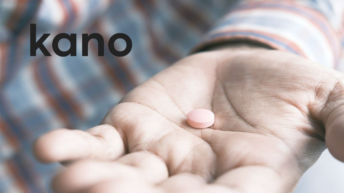 Kano.care: Discreet and fast online consultation for your Viagra or Levitra prescriptions Viagra® and Levitra® are two of the most popular medications for treating erectile dysfunction (ED), a common disorder in men of all ages. These drugs belong to the same class, that of type 5 phosphodiesterase inhibitors (PDE5), which work by increasing blood flow to the penis during sexual stimulation. Although they share this basic mechanism, Viagra® and Cialis® have distinct characteristics that may influence your choice depending on your needs. Viagra®, whose active ingredient is sildenafil, was the first drug on the market to treat ED. It is taken about 30 to 60 minutes before sexual activity, with an effect that lasts between 4 to 6 hours. It is particularly recommended for men who are looking for a short-term solution or who prefer to take medication on an as-needed basis. However, its relatively short duration of action may limit the spontaneity of sexual encounters. Cialis®, on the other hand, is known for its longer duration of action, which can last up to 36 hours, making it a suitable option for men who seek more flexibility or who engage in sexual activity more frequently. This allows for a more spontaneous sexual experience without the need to plan ahead for medication intake. Each individual's response to these medications can vary, and it is important to consult a healthcare professional to determine the most appropriate treatment for your situation.