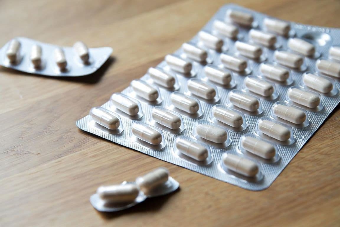 Paroxétine avis négatifs : comprimés sécables et demi-comprimé, symbole d'une diminution de dose Paroxétine avis négatifs : comprimés sécables et demi-comprimé, symbole d'une diminution de dose