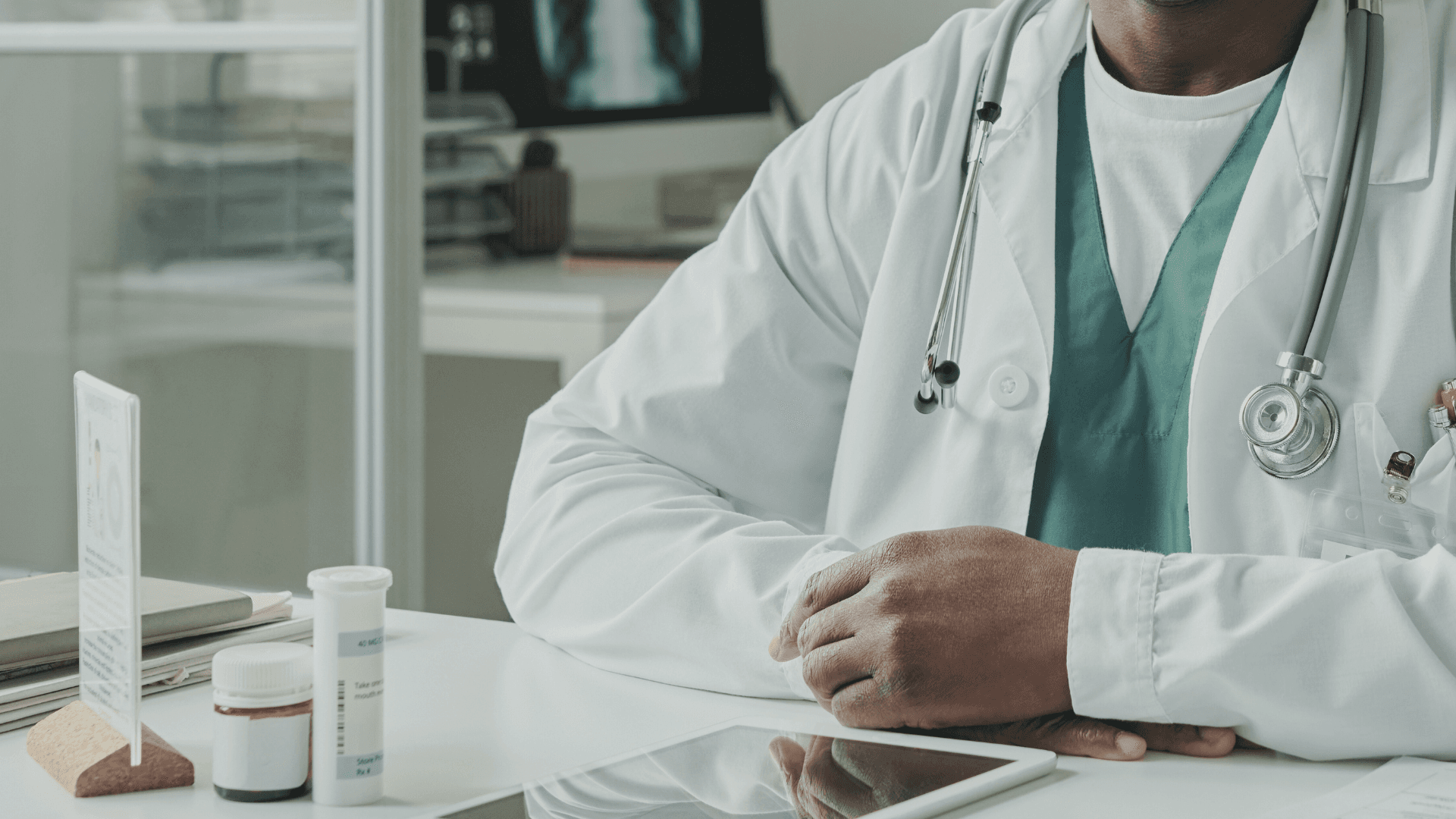 Guide visuel des effets indésirables du Priligy avec conseils de prévention et signes d'alerte