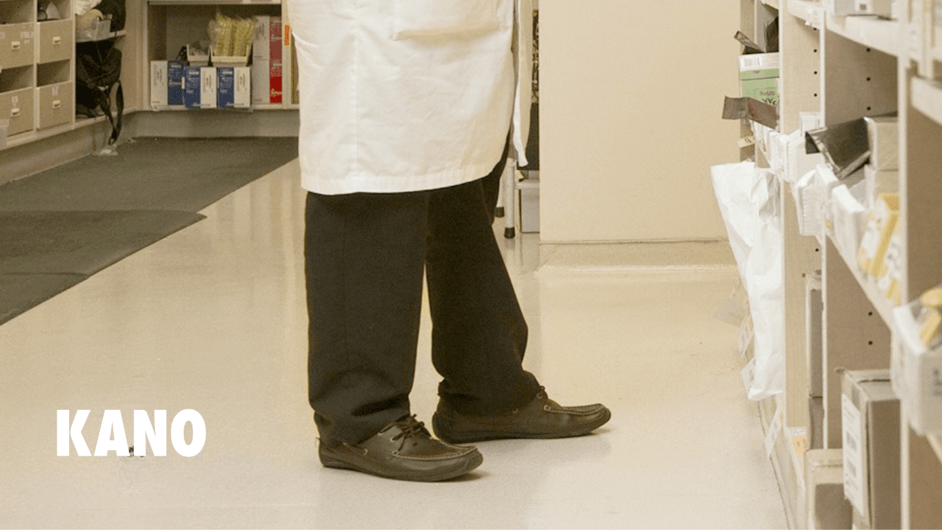 Kano.care collabore avec des urologues certifiés et expérimentés, spécialisés dans la gestion des troubles de la santé masculine. Cela permet aux patients d’avoir accès à des experts, même dans des régions reculées, tout en évitant les longues attentes.  Enfin, la plateforme offre des solutions de traitement validées scientifiquement, avec la possibilité de recevoir des médicaments directement à domicile. Kano.care représente ainsi une révolution dans l’accès aux soins pour les hommes, en leur offrant une alternative moderne, discrète et efficace pour prendre en charge leur santé urologique. Kano.care collabore avec des urologues certifiés et expérimentés, spécialisés dans la gestion des troubles de la santé masculine. Cela permet aux patients d’avoir accès à des experts, même dans des régions reculées, tout en évitant les longues attentes.  Enfin, la plateforme offre des solutions de traitement validées scientifiquement, avec la possibilité de recevoir des médicaments directement à domicile. Kano.care représente ainsi une révolution dans l’accès aux soins pour les hommes, en leur offrant une alternative moderne, discrète et efficace pour prendre en charge leur santé urologique.