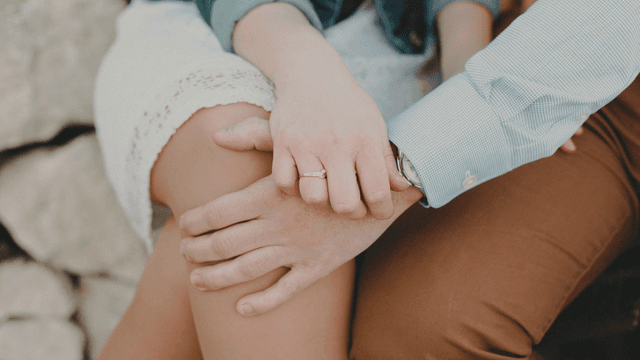 Assortiment de produits retardateurs d'éjaculation : spray, gel et comprimés pour améliorer le contrôle